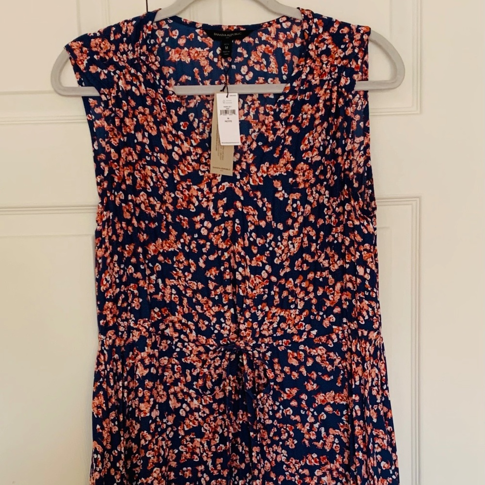 Banana Republic Belted Fit and Flare Dress Floral in Size Medium Petite